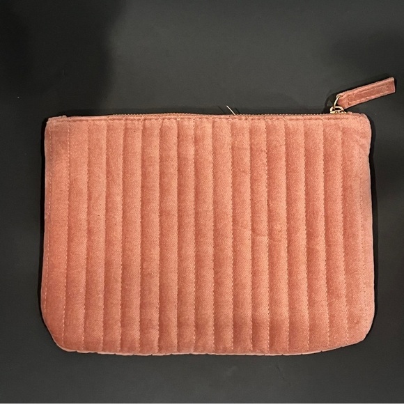 NEw Sezane dusty pink velvet toiletry makeup bag zipper closure - Picture 2 of 6